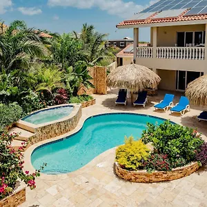 Gorgeous 2-bedroom 2 Km From Eagle , Palm Beach Aruba